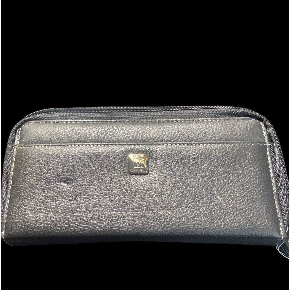 Stone Mountain black pebbled leather wallet. New in box